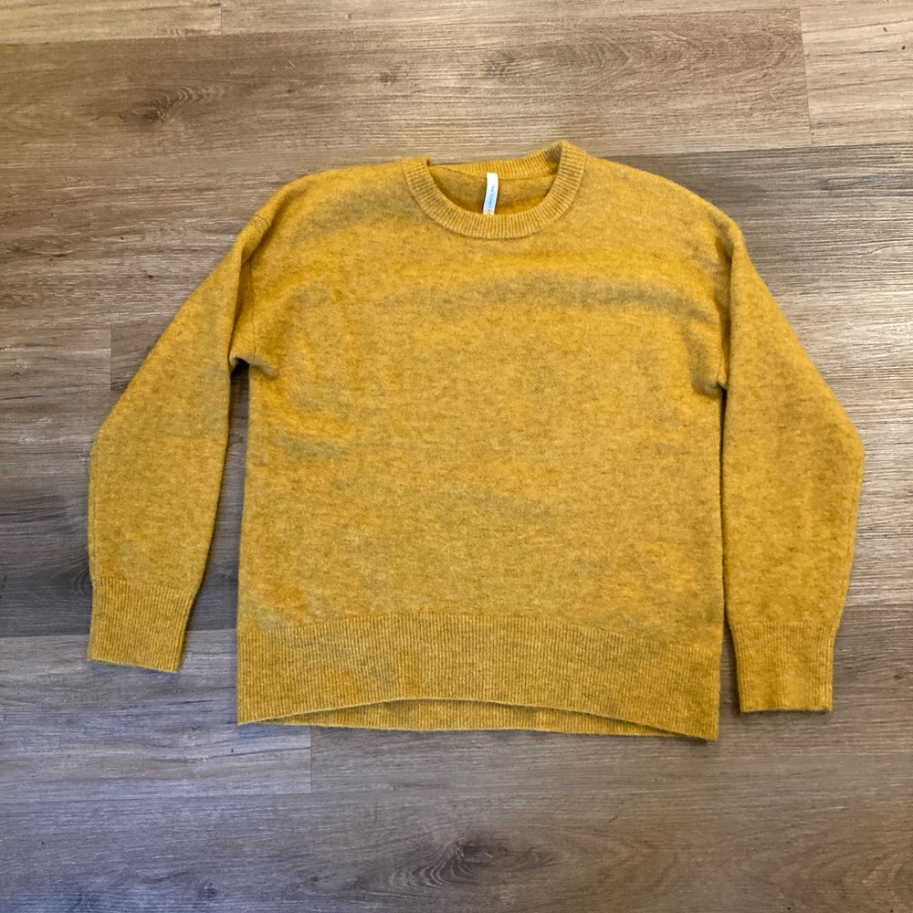 Babaton Soft Alpaca Crewneck Sweater